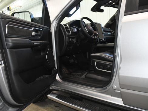 Used 2025 RAM 1500 Laramie AWD/4WD image 13