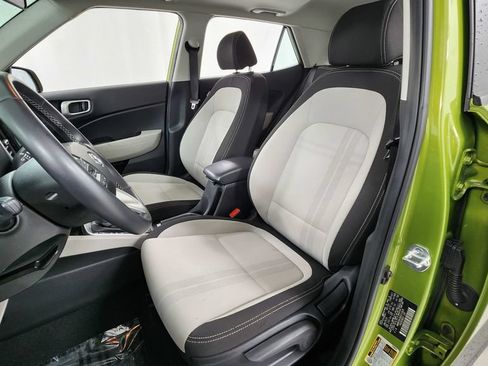 Used 2024 Hyundai Venue SEL FWD image 10