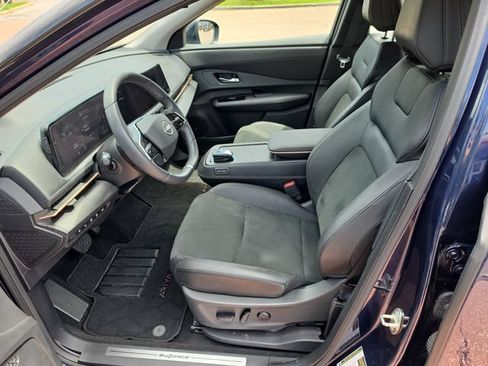 Used 2024 Nissan Ariya AWD image 9