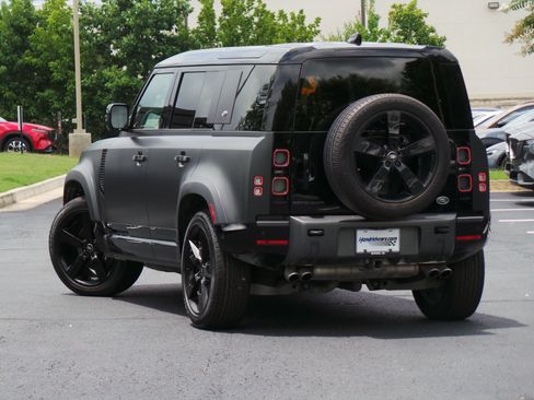 Used 2023 Land Rover Defender 110 V8 AWD/4WD image 3