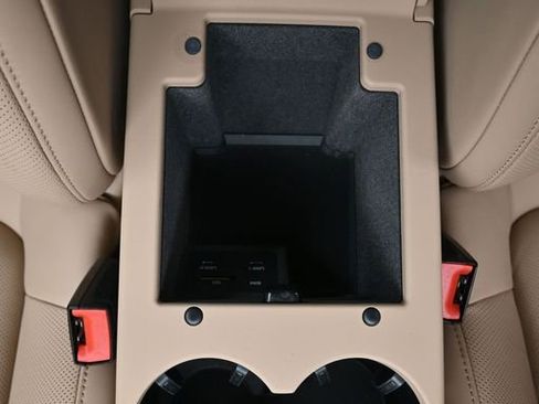 Used 2023 Porsche Macan Turbo image 25