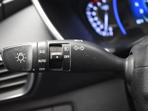 Used 2020 Hyundai Santa Fe SEL w/ Convenience + Premium Package AWD/4WD image 26