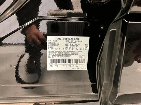 Used 2022 Ford Edge ST image 33