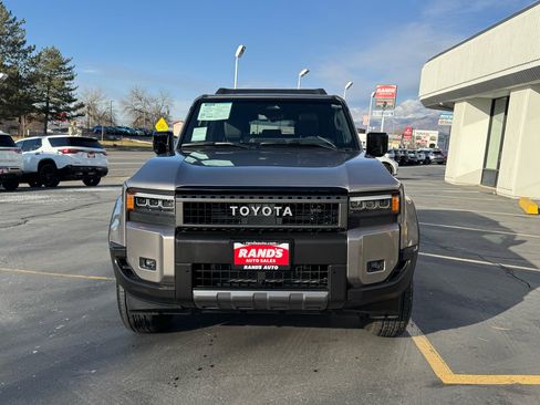 Used 2025 Toyota Land Cruiser Hybrid 5D Wagon 4WD PREMIUM w/ Premium Package image 9