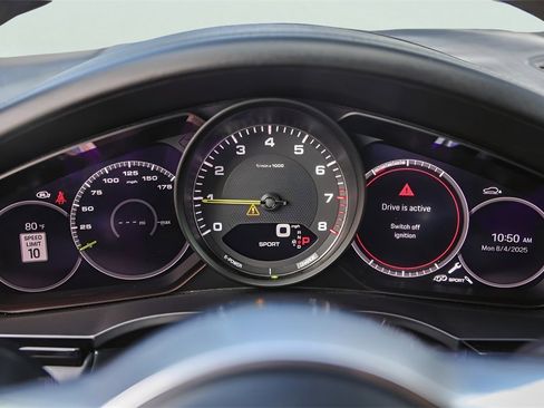 Used 2022 Porsche Cayenne Platinum Edition image 13