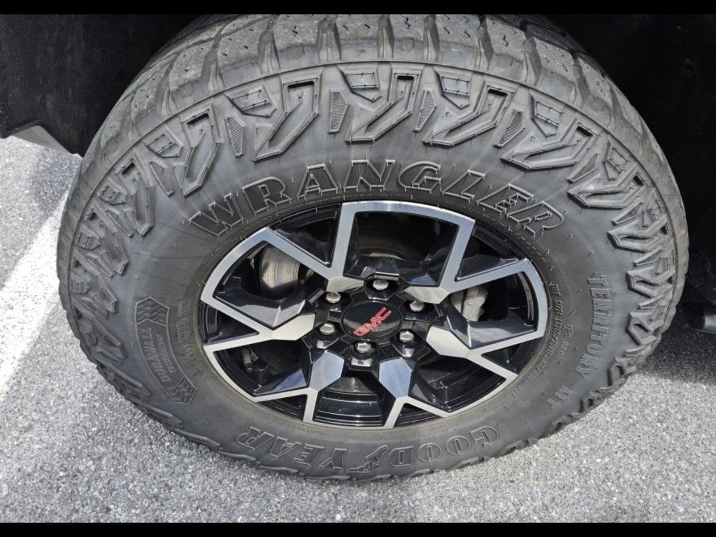 Used 2024 GMC Canyon AT4X AWD/4WD image 20