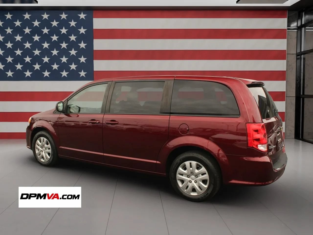 Used 2018 Dodge Grand Caravan SE w/ UConnect Hands-Free Group FWD image 6
