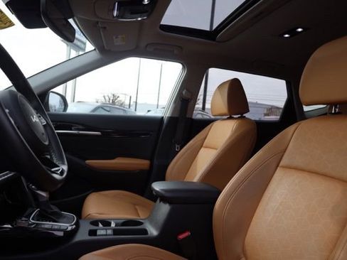 Certified 2024 Kia Seltos SX w/ SX Sunroof Package image 17