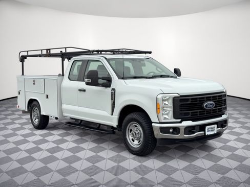 Used 2023 Ford F250 XL w/ XL Driver Assist Package RWD image 7