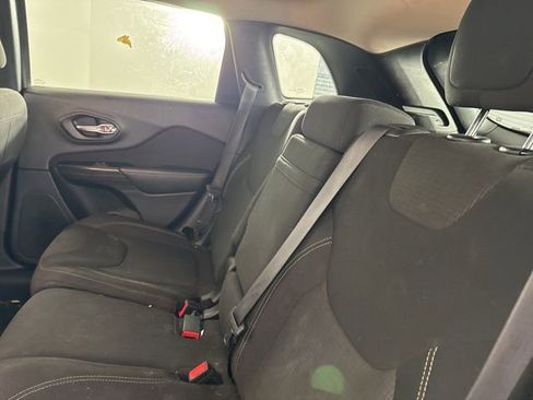 Used 2017 Jeep Cherokee Latitude image 13