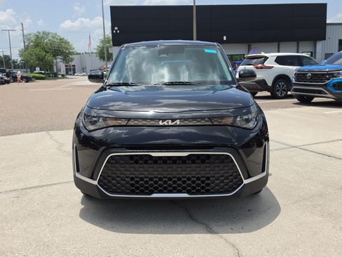 Certified 2025 Kia Soul LX FWD image 3