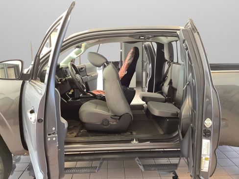 Used 2023 Toyota Tacoma SR w/ SR Convenience Package AWD/4WD image 17