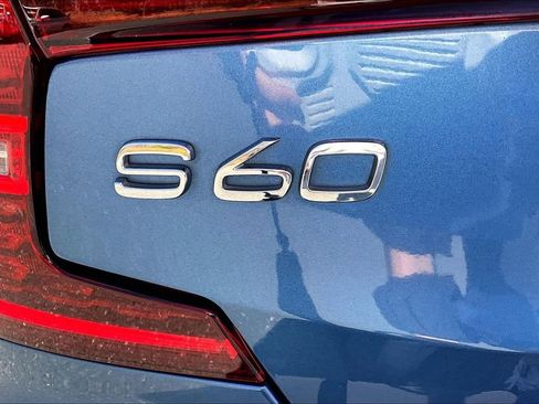 Used 2020 Volvo S60 T6 R-Design image 23