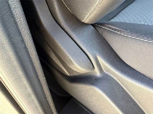 Used 2017 Ford Escape SE image 27