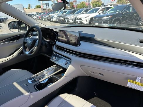 New 2027 INFINITI QX60 Luxe FWD image 13