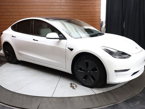 Used 2023 Tesla Model 3 Standard Range image 58