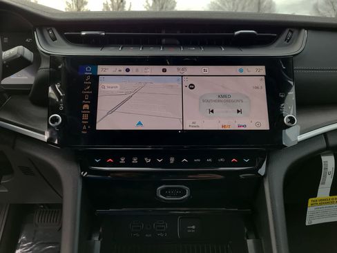 New 2026 Jeep Grand Cherokee Altitude image 24