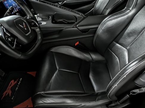 Used 2021 Chevrolet Corvette Stingray Coupe w/ Z51 Performance Package image 21