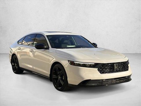 Used 2023 Honda Accord Sport image 3