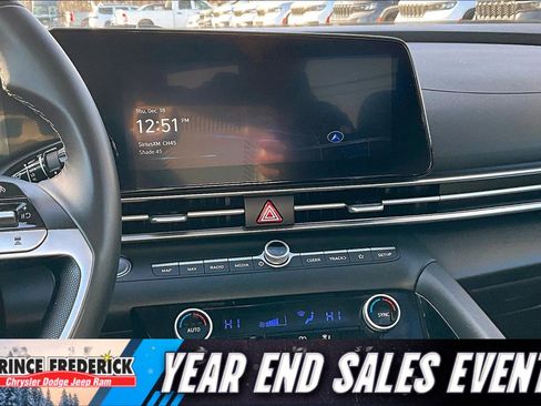 Used 2025 Hyundai Elantra Limited image 6