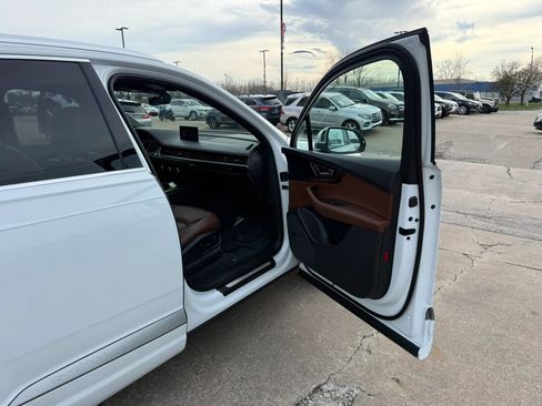 Used 2018 Audi Q7 3.0T Premium Plus image 25