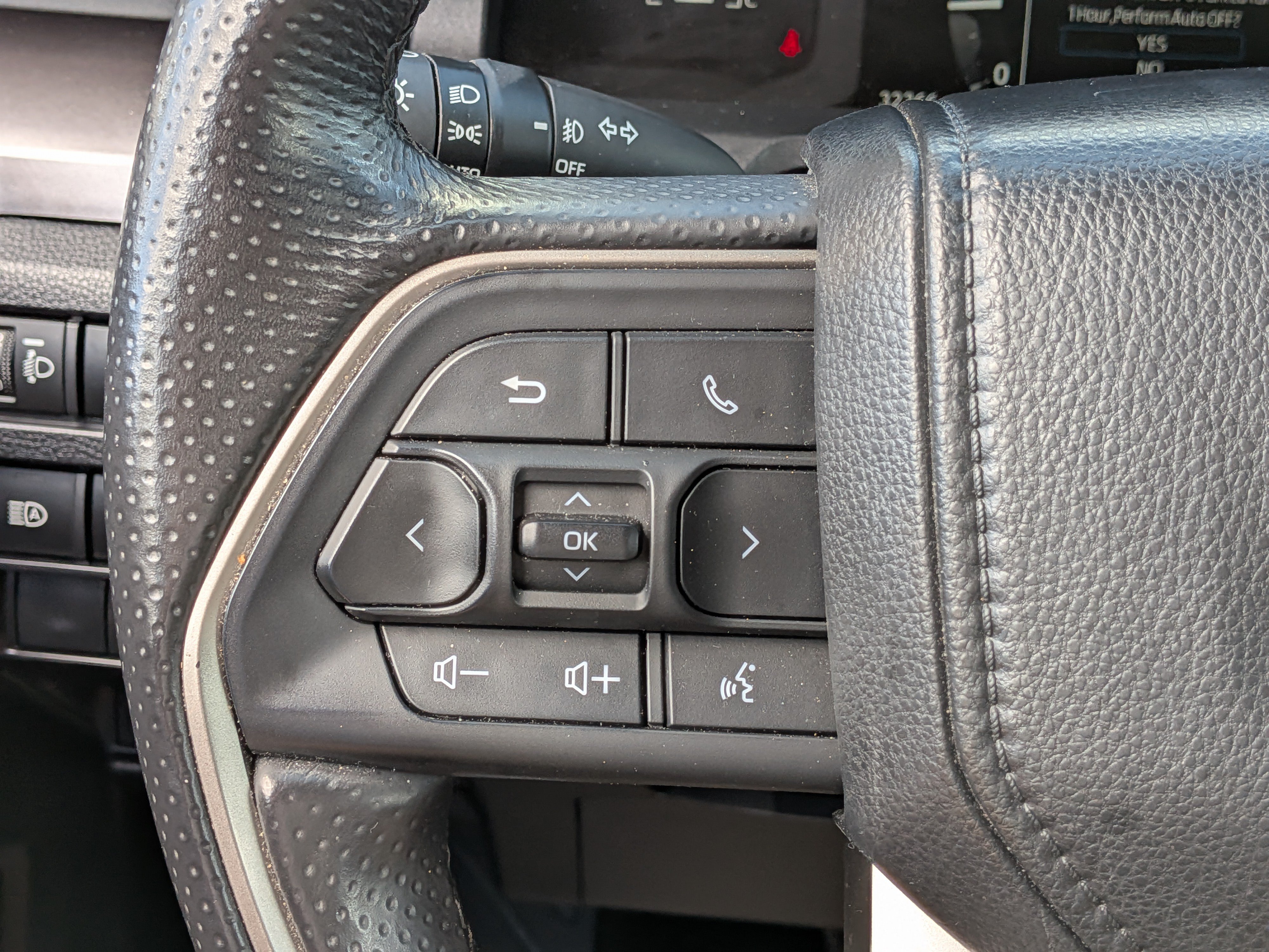 Used 2025 Toyota 4Runner SR5 AWD/4WD image 24