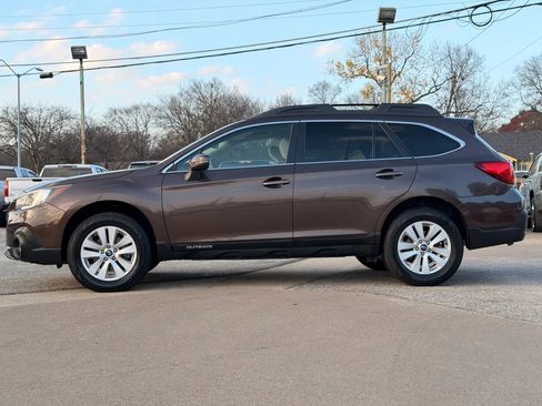 Used 2019 Subaru Outback 2.5i Premium image 6