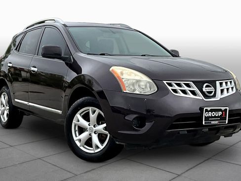 Used 2011 Nissan Rogue SV w/ Premium Pkg AWD/4WD image 2