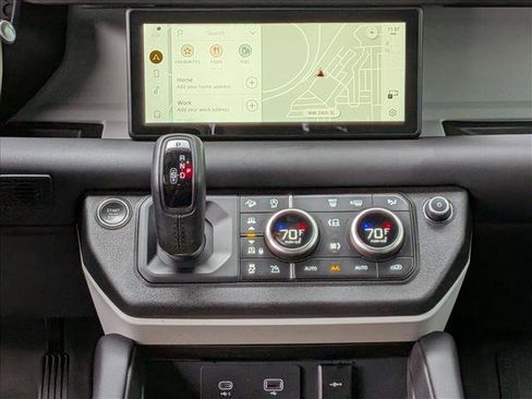 Used 2024 Land Rover Defender 110 X-Dynamic SE image 10