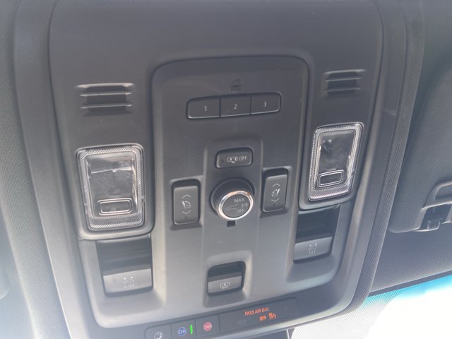 Used 2023 GMC Yukon AT4 AWD/4WD image 49