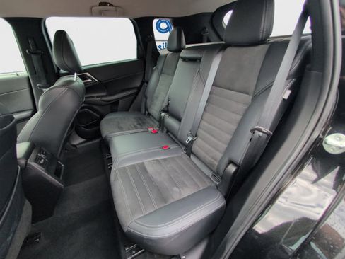 Used 2022 Mitsubishi Outlander SE image 22