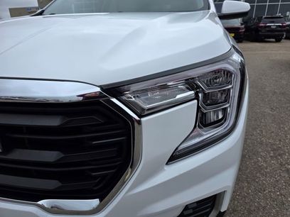 Used 2024 GMC Terrain SLE w/ LPO, Floor Liner Package
