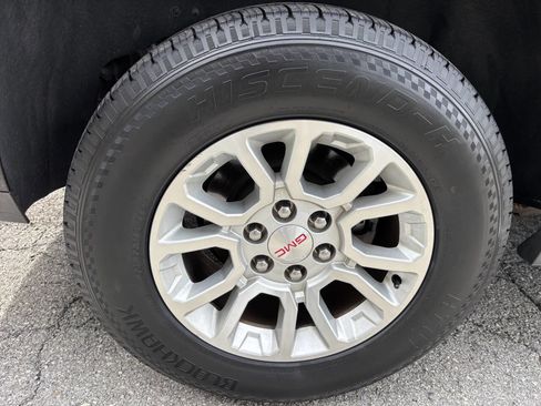 Used 2016 GMC Yukon XL SLT image 19