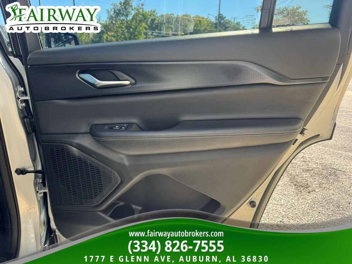 Used 2023 Jeep Grand Cherokee L Laredo AWD/4WD image 31