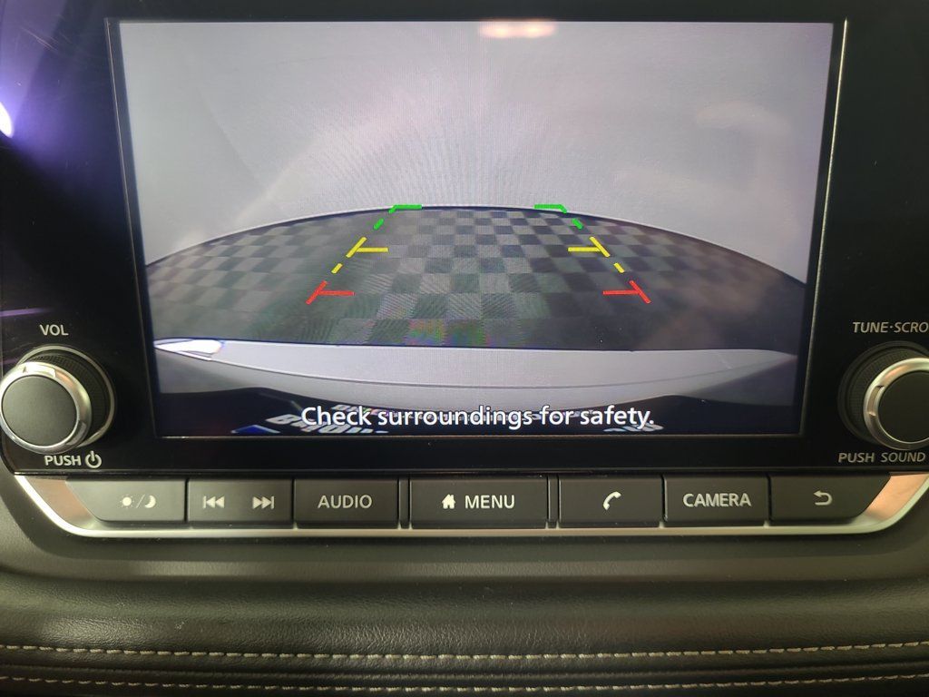 Used 2025 Nissan Rogue SV FWD image 9