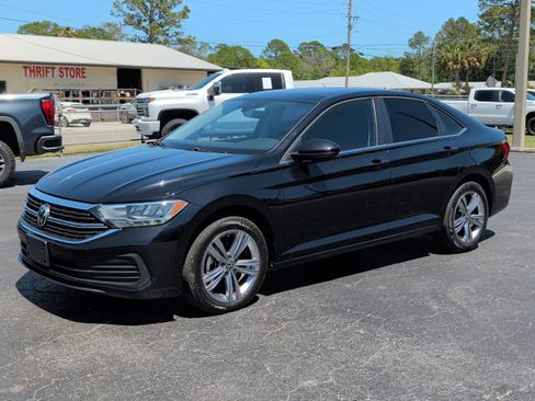 Used 2022 Volkswagen Jetta SE FWD image 4
