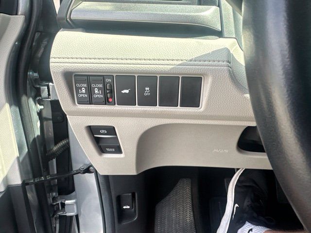 Used 2025 Honda Odyssey EX-L image 14