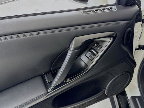 Used 2020 Nissan GT-R Premium image 14