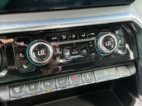 Used 2024 GMC Sierra 2500 Denali w/ Denali Reserve Package image 18