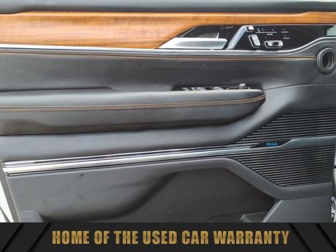 Used 2025 Jeep Grand Wagoneer Series III w/ HD Trailer Tow Package image 12