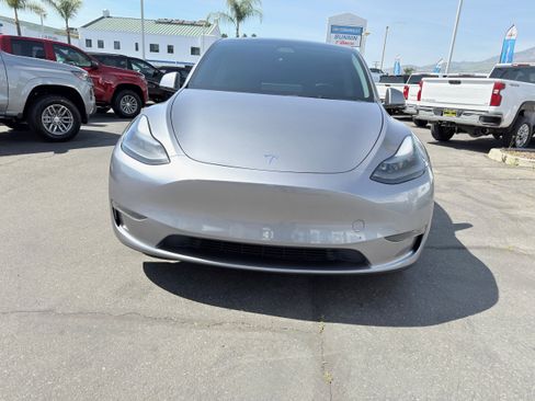 Used 2024 Tesla Model Y Performance image 36