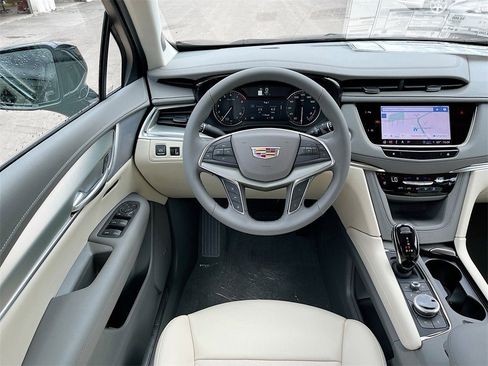 New 2025 Cadillac XT5 Premium Luxury image 24