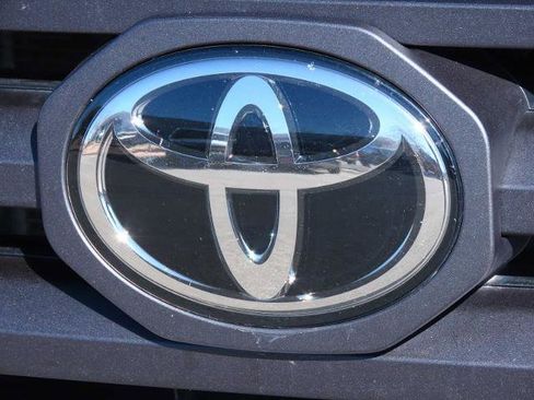 Used 2022 Toyota Tacoma SR5 image 11