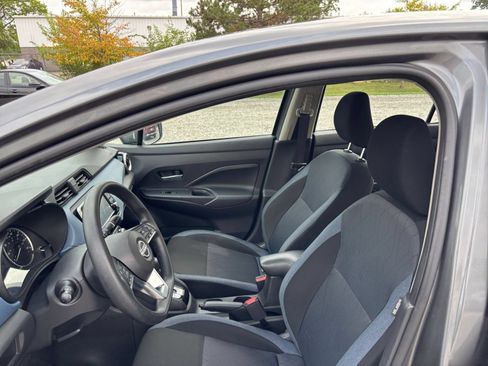 Used 2025 Nissan Versa SV FWD image 24