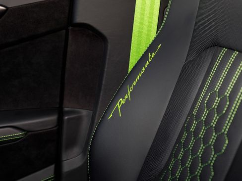 Used 2023 Lamborghini Urus Performante AWD/4WD image 62