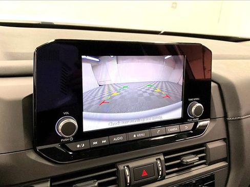 New 2025 Nissan Pathfinder S image 25