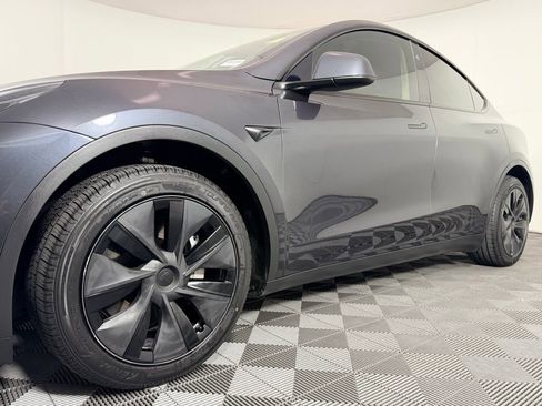 Used 2025 Tesla Model Y Long Range image 10