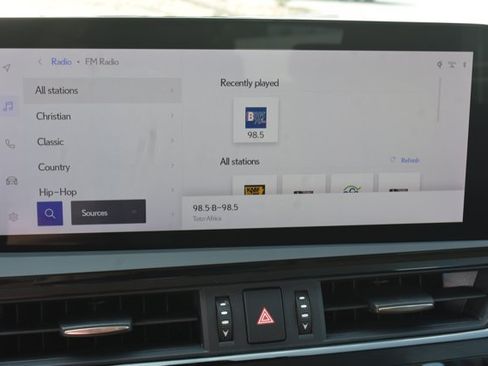 Used 2023 Lexus ES 300h Ultra Luxury w/ Accessory Package (Z2) FWD image 24