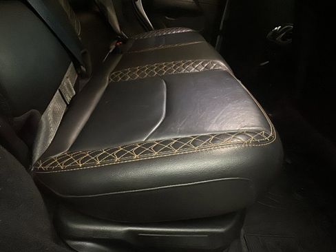 Used 2023 Jeep Wrangler Unlimited Sahara image 13