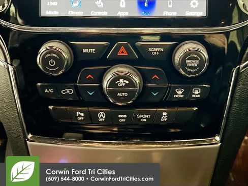 Used 2021 Jeep Grand Cherokee Limited image 9